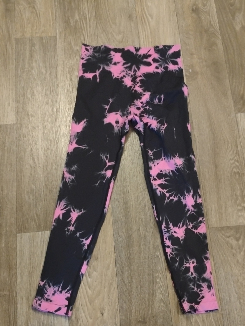 5/$15 Medium Source Unknown Black And Pink Tie Dye Leggings W/Butt Lifting